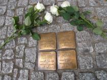 Stolpersteine für Hans, Rahel, Karl Heinz und Elfriede Blumenthal, Foto © I. Witte