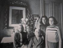 Joseph Littmann anlässlich seines 70. Geburtstags mit seinen Enkelkindern Ingrid, Hellmuth, Lotte und Giesa. Copyright: Willi Löhr
