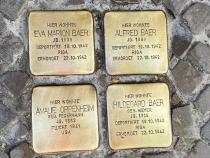 vier Stolpersteine Eva, Alfred, Hildegard Baer und Amalie Oppenheim © Joachim Kaufmann